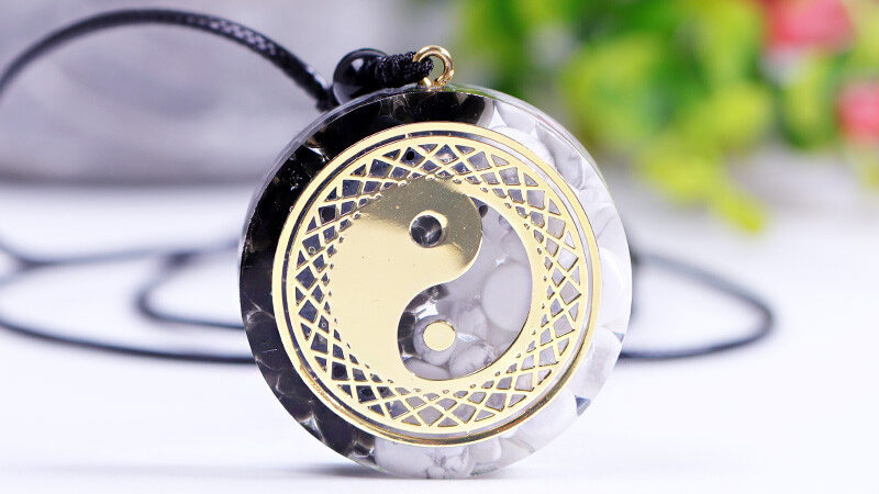 yin yang mood necklace